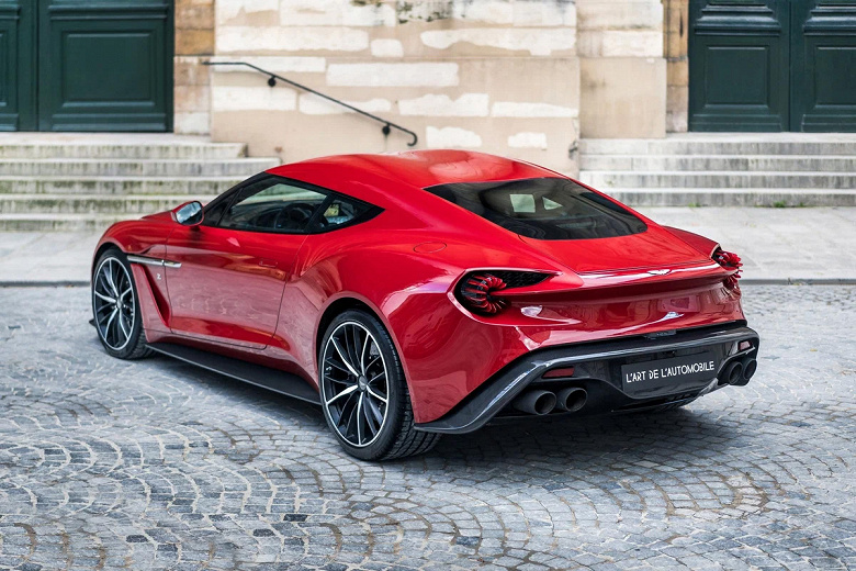 Российский дилер готов привезти под заказ единственный в своем роде 600-сильный спорткар Aston Martin Vanquish Zagato. Сколько просят за эксклюзив?